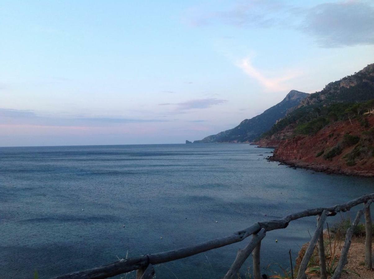 Home in Tramuntana Port des Canonge Bagian luar foto