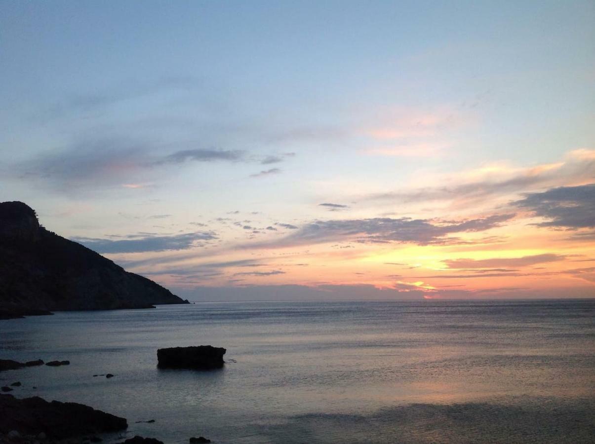 Home in Tramuntana Port des Canonge Bagian luar foto