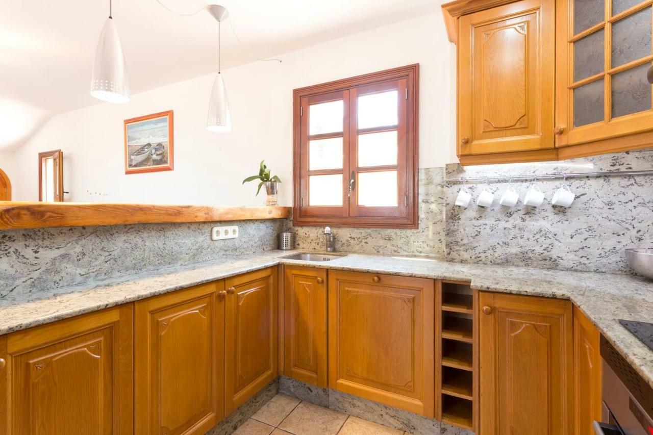 Home in Tramuntana Port des Canonge Bagian luar foto